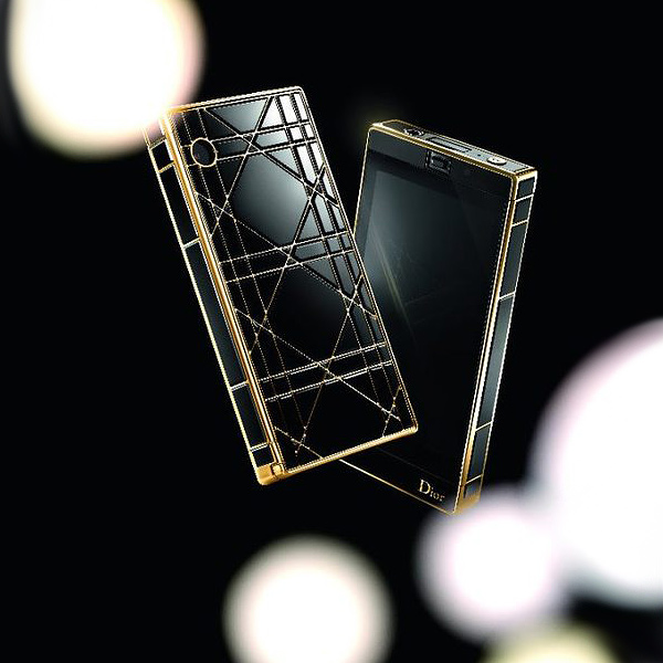 Телефон Dior Mother-of-Pearl Touch Phone